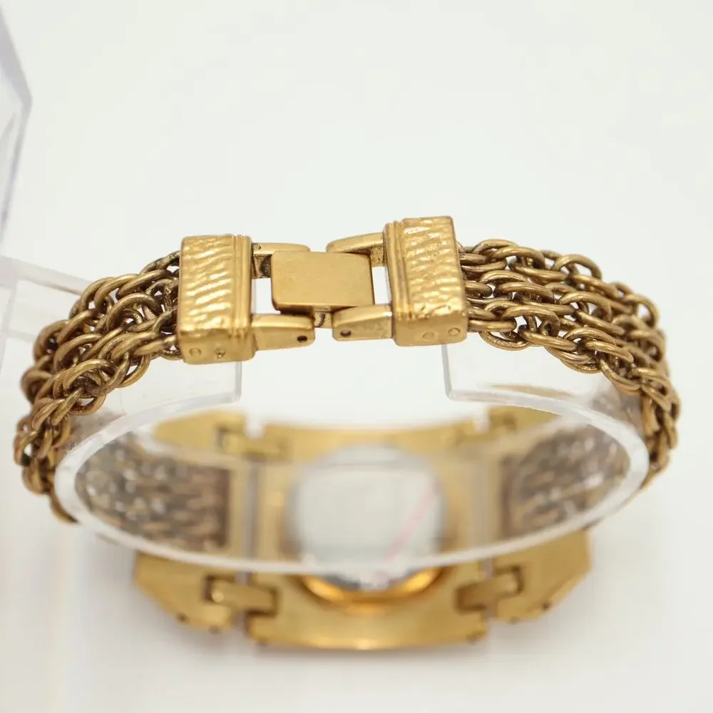 Chico's Womens Gold Tone Luxary Chain Watch 32mm Silver Dial with New Battery